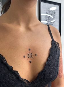 Ornamentalna mala linijska tetovaža,