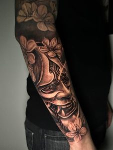 Black and grey japanska Hannya maska tetovaža- Hornet Tattoo Studio